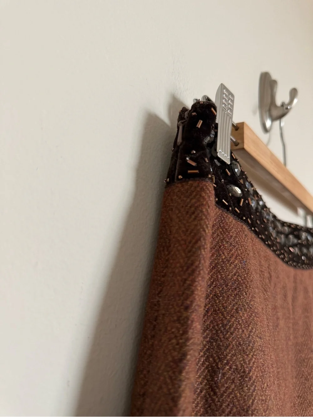 City DKNY Brown Wool Blend Skirt Beaded Waist Career Chic Size 4 Classic - Picture 7 of 13
